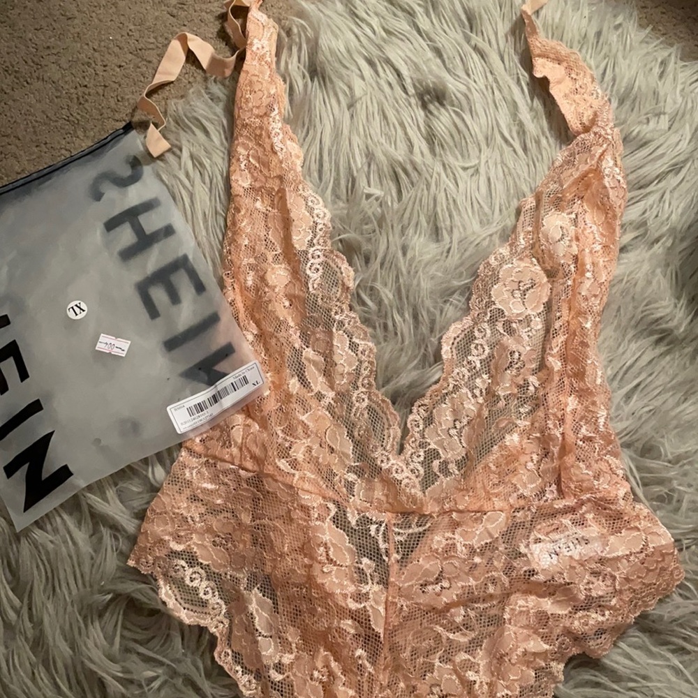 Floral trim lace plunging teddy bodysuit